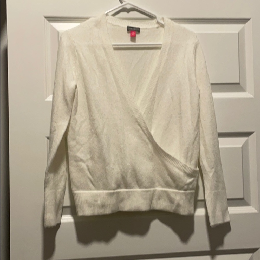 Vince Camuto Cream v-neck sweater